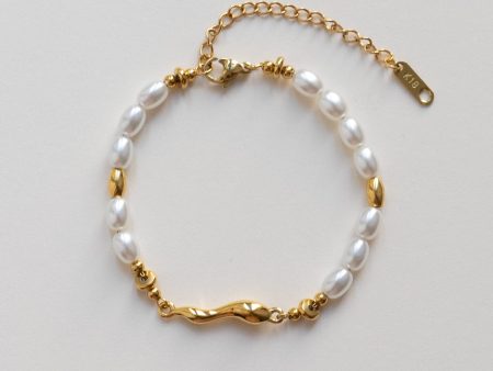 Pearl And Fluid Gold Bracelet For Discount