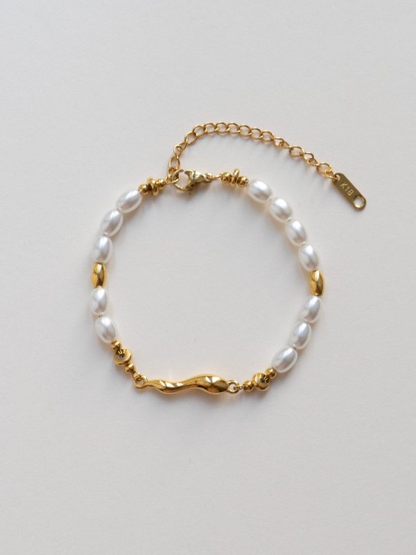 Pearl And Fluid Gold Bracelet For Discount