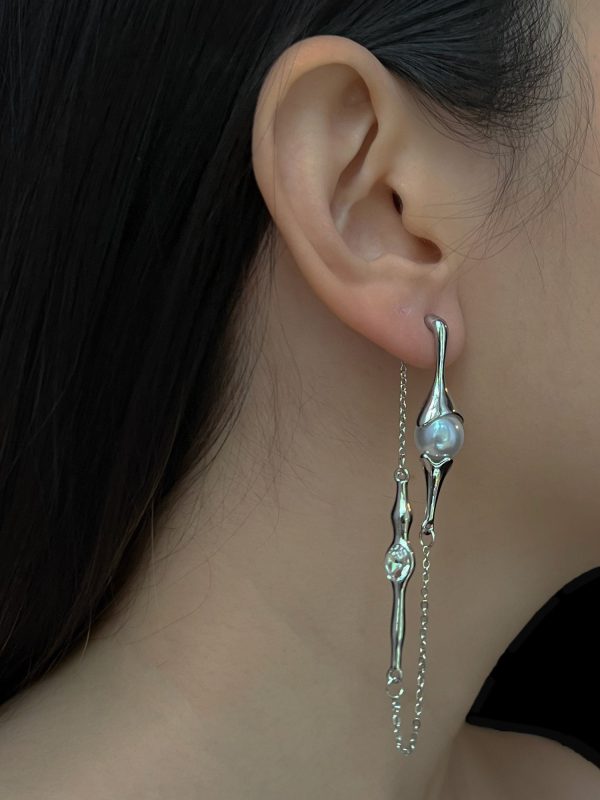 Asymmetry Elixir Earrings - Silver Supply