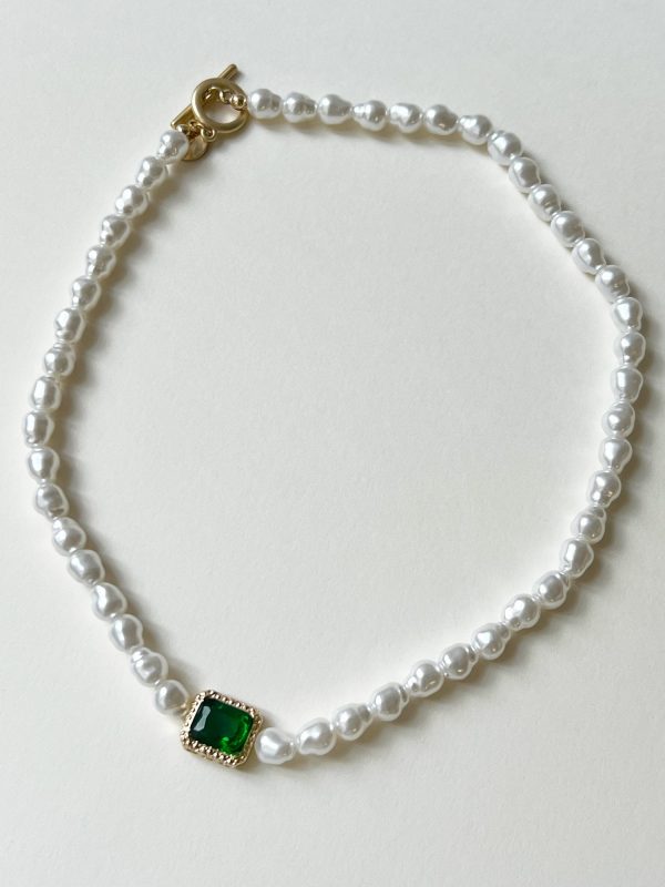 Baroque Pearl Necklace with Emerald Gemstone Hot on Sale