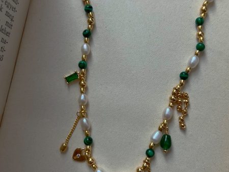 Baroque-style Luxe Gold Necklace with Assorted Green Stones Fashion