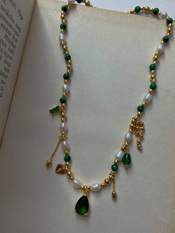 Baroque-style Luxe Gold Necklace with Assorted Green Stones Fashion